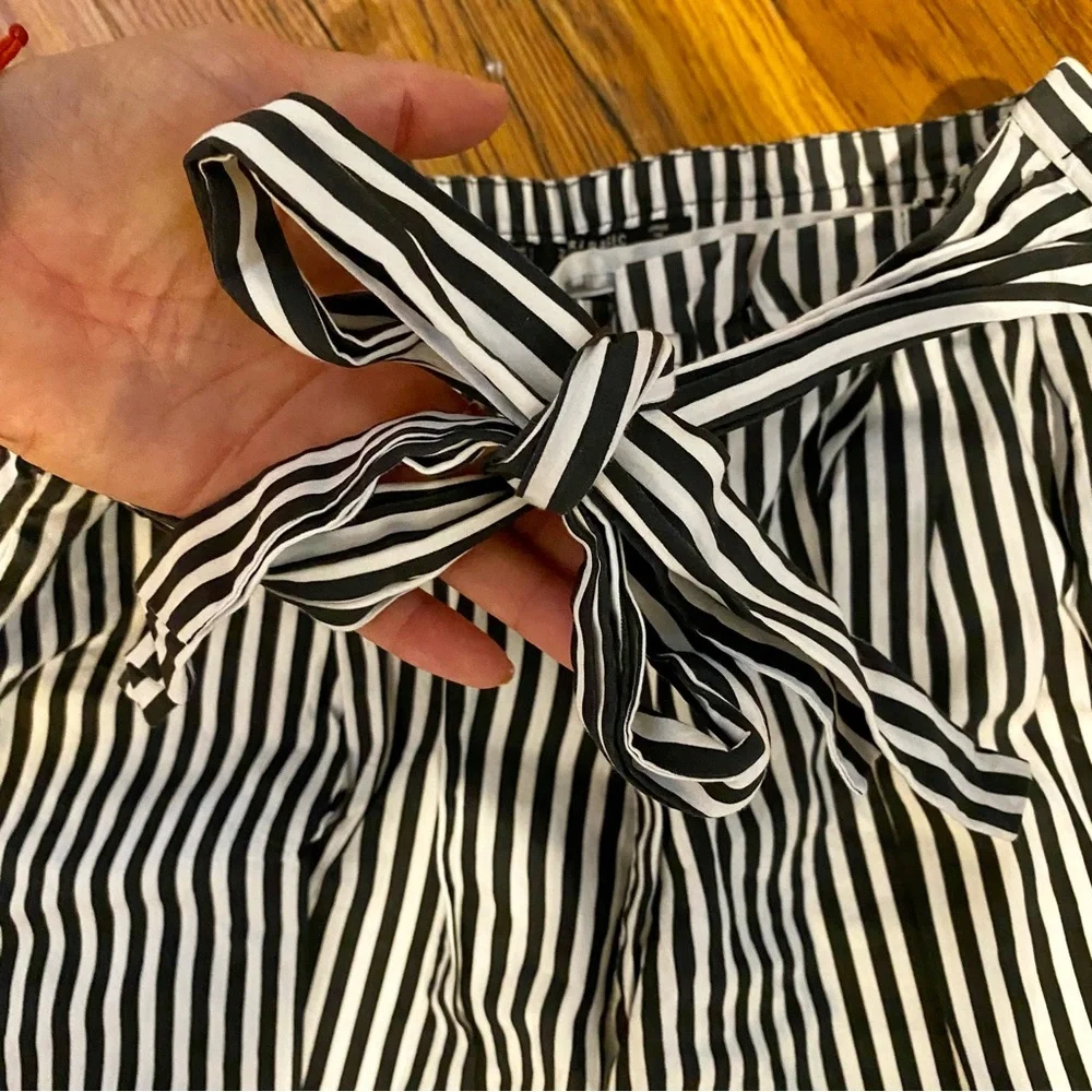 Zara Basic B+W Striped Capri Pants Sz. L - Picture 5 of 7